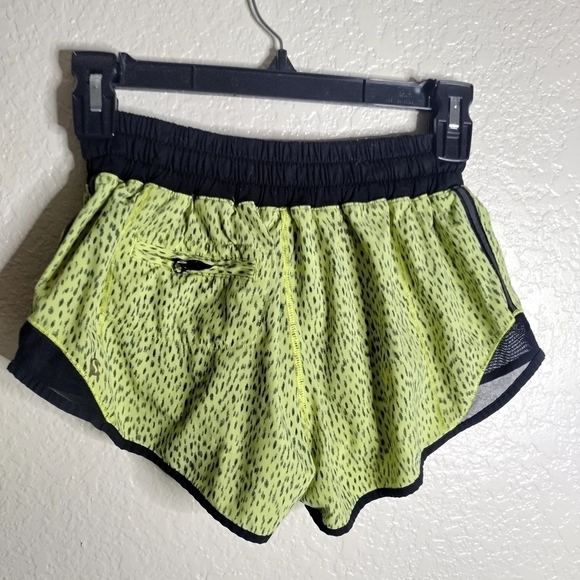 Lululemon Dottie Dash Clarity Yellow Black Hotty Hot Drawstring Shorts sz 4 - Picture 4 of 6